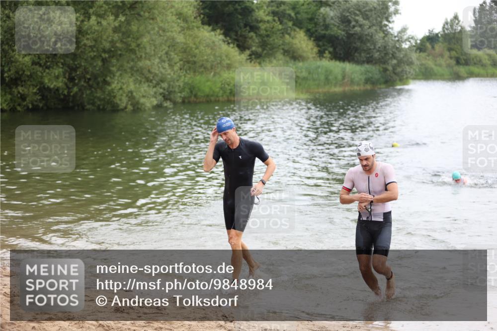 21.06.2026 - 29. Vierlanden-Triathlon Andreas Tolksdorf http://msf.ph/oto/9848984 21.06.2026 09:57:01 Schwimmen 312, 326, 344, 352, 363 meine-sportfotos.de