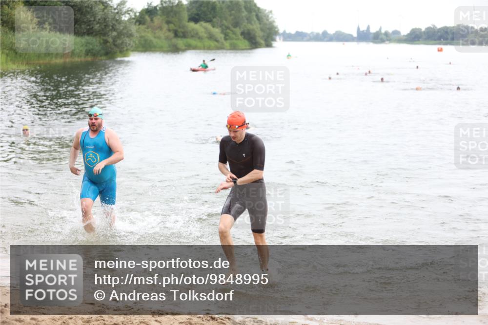 21.06.2026 - 29. Vierlanden-Triathlon Andreas Tolksdorf http://msf.ph/oto/9848995 21.06.2026 09:57:08 Schwimmen 326, 344, 363 meine-sportfotos.de