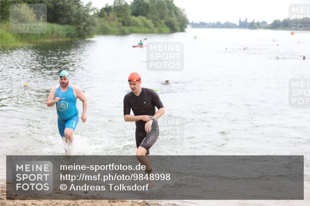 21.06.2026 - 29. Vierlanden-Triathlon Andreas Tolksdorf http://msf.ph/oto/9848998 21.06.2026 09:57:09 Schwimmen 326, 344 meine-sportfotos.de