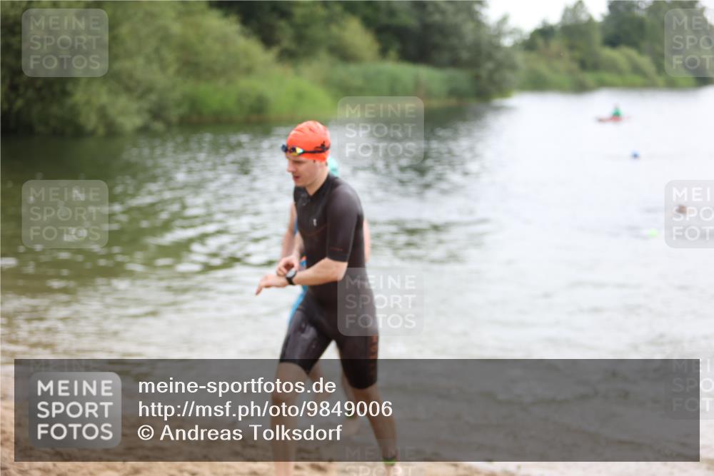21.06.2026 - 29. Vierlanden-Triathlon Andreas Tolksdorf http://msf.ph/oto/9849006 21.06.2026 09:57:10 Schwimmen 326, 344 meine-sportfotos.de