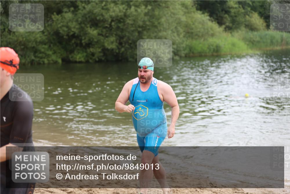 21.06.2026 - 29. Vierlanden-Triathlon Andreas Tolksdorf http://msf.ph/oto/9849013 21.06.2026 09:57:11 Schwimmen 326, 344 meine-sportfotos.de