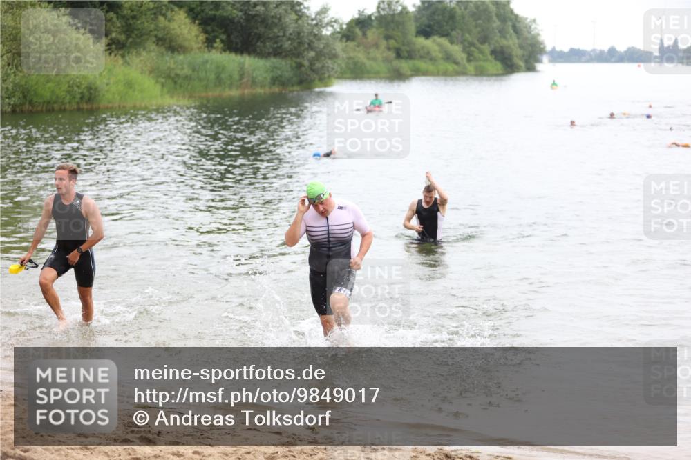 21.06.2026 - 29. Vierlanden-Triathlon Andreas Tolksdorf http://msf.ph/oto/9849017 21.06.2026 09:57:22 Schwimmen 336, 347, 349 meine-sportfotos.de