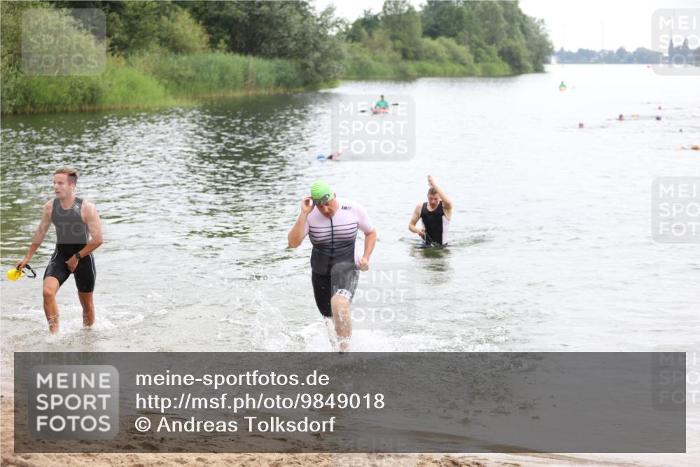 21.06.2026 - 29. Vierlanden-Triathlon Andreas Tolksdorf http://msf.ph/oto/9849018 21.06.2026 09:57:22 Schwimmen 336, 347, 349 meine-sportfotos.de