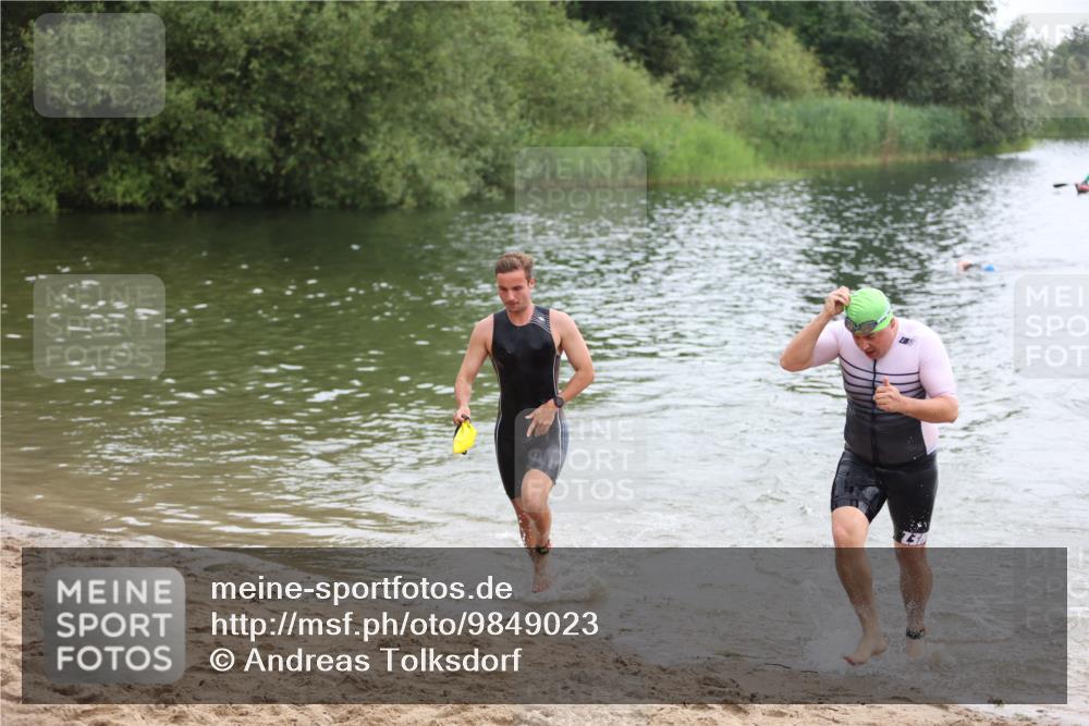 21.06.2026 - 29. Vierlanden-Triathlon Andreas Tolksdorf http://msf.ph/oto/9849023 21.06.2026 09:57:23 Schwimmen 336, 347, 349 meine-sportfotos.de