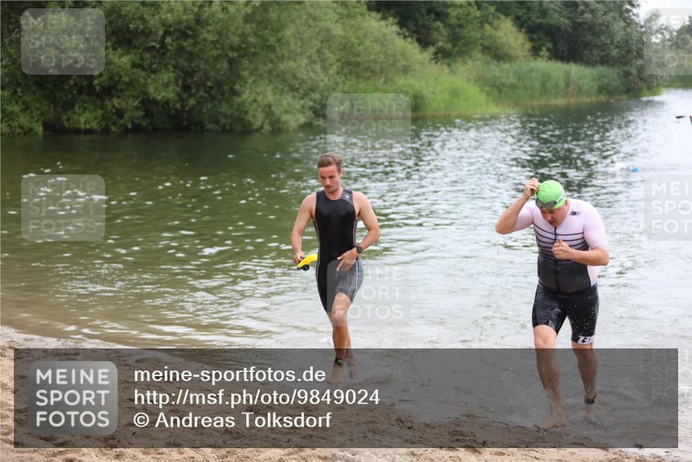 21.06.2026 - 29. Vierlanden-Triathlon Andreas Tolksdorf http://msf.ph/oto/9849024 21.06.2026 09:57:23 Schwimmen 336, 347, 349 meine-sportfotos.de