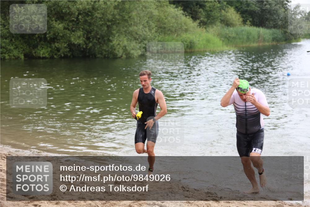 21.06.2026 - 29. Vierlanden-Triathlon Andreas Tolksdorf http://msf.ph/oto/9849026 21.06.2026 09:57:24 Schwimmen 336, 347, 349 meine-sportfotos.de