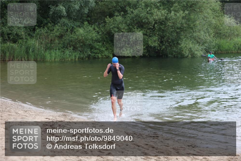 21.06.2026 - 29. Vierlanden-Triathlon Andreas Tolksdorf http://msf.ph/oto/9849040 21.06.2026 09:57:50 Schwimmen 316 meine-sportfotos.de