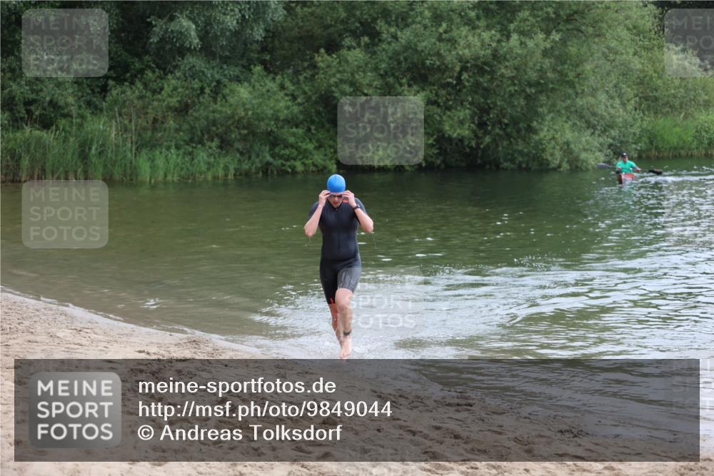 21.06.2026 - 29. Vierlanden-Triathlon Andreas Tolksdorf http://msf.ph/oto/9849044 21.06.2026 09:57:50 Schwimmen 316 meine-sportfotos.de