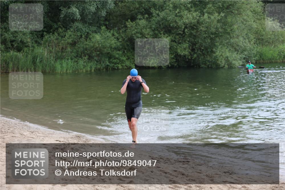21.06.2026 - 29. Vierlanden-Triathlon Andreas Tolksdorf http://msf.ph/oto/9849047 21.06.2026 09:57:50 Schwimmen 316 meine-sportfotos.de