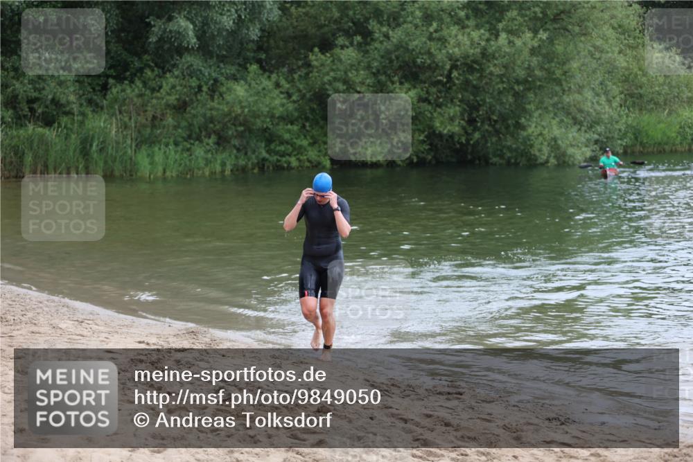 21.06.2026 - 29. Vierlanden-Triathlon Andreas Tolksdorf http://msf.ph/oto/9849050 21.06.2026 09:57:50 Schwimmen 316 meine-sportfotos.de