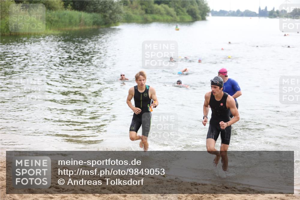 21.06.2026 - 29. Vierlanden-Triathlon Andreas Tolksdorf http://msf.ph/oto/9849053 21.06.2026 09:58:06 Schwimmen 334, 345, 360, 373 meine-sportfotos.de