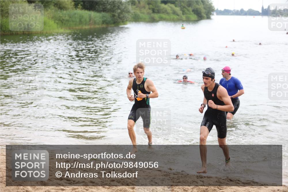 21.06.2026 - 29. Vierlanden-Triathlon Andreas Tolksdorf http://msf.ph/oto/9849056 21.06.2026 09:58:06 Schwimmen 334, 345, 360, 373 meine-sportfotos.de