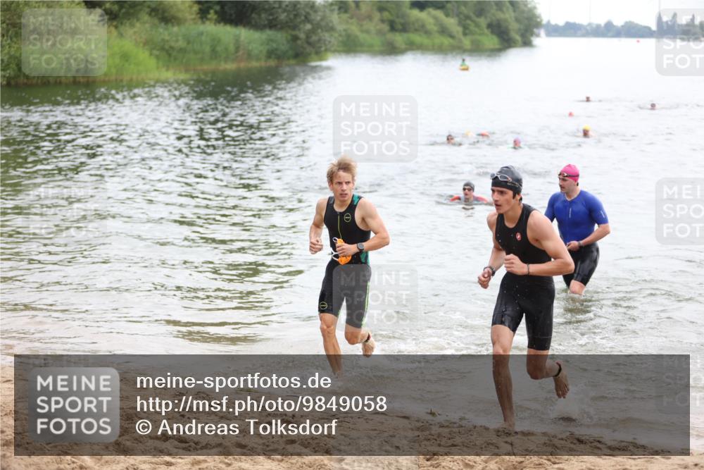 21.06.2026 - 29. Vierlanden-Triathlon Andreas Tolksdorf http://msf.ph/oto/9849058 21.06.2026 09:58:06 Schwimmen 334, 345, 360, 373 meine-sportfotos.de