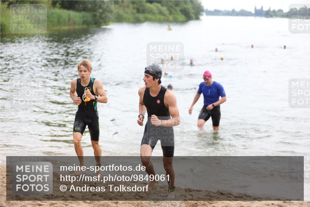 21.06.2026 - 29. Vierlanden-Triathlon Andreas Tolksdorf http://msf.ph/oto/9849061 21.06.2026 09:58:06 Schwimmen 334, 345, 360, 373 meine-sportfotos.de