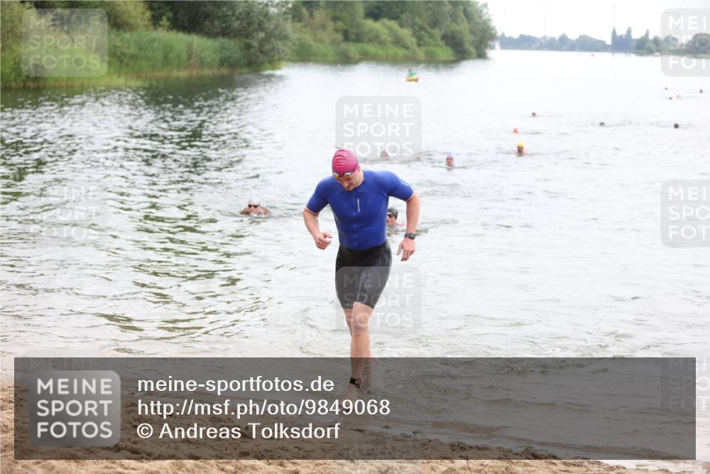 21.06.2026 - 29. Vierlanden-Triathlon Andreas Tolksdorf http://msf.ph/oto/9849068 21.06.2026 09:58:09 Schwimmen 334, 345, 360, 373 meine-sportfotos.de