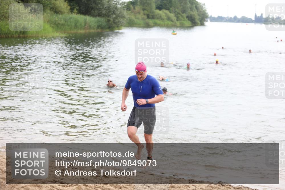 21.06.2026 - 29. Vierlanden-Triathlon Andreas Tolksdorf http://msf.ph/oto/9849073 21.06.2026 09:58:09 Schwimmen 334, 345, 360, 373 meine-sportfotos.de