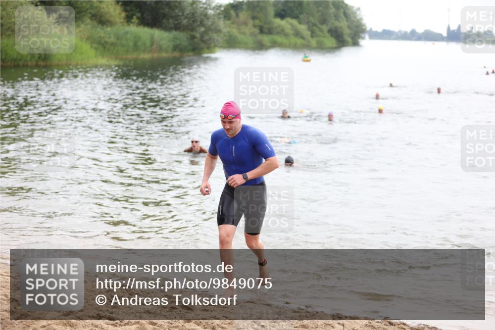 21.06.2026 - 29. Vierlanden-Triathlon Andreas Tolksdorf http://msf.ph/oto/9849075 21.06.2026 09:58:09 Schwimmen 334, 345, 360, 373 meine-sportfotos.de