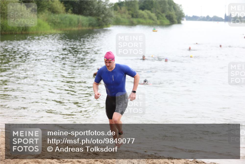 21.06.2026 - 29. Vierlanden-Triathlon Andreas Tolksdorf http://msf.ph/oto/9849077 21.06.2026 09:58:09 Schwimmen 334, 345, 360, 373 meine-sportfotos.de