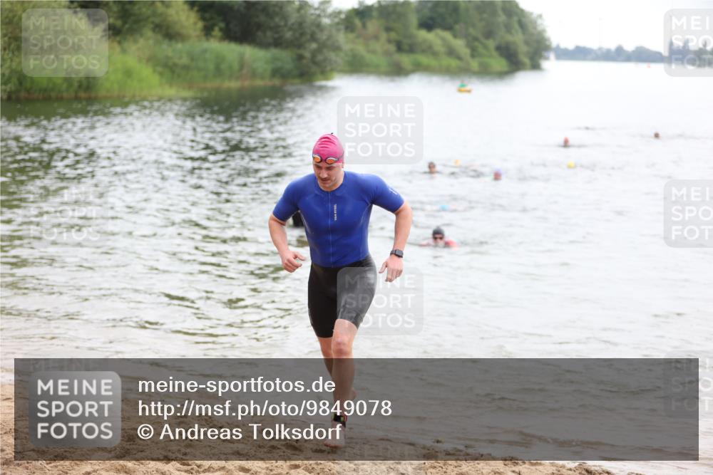21.06.2026 - 29. Vierlanden-Triathlon Andreas Tolksdorf http://msf.ph/oto/9849078 21.06.2026 09:58:09 Schwimmen 334, 345, 360, 373 meine-sportfotos.de