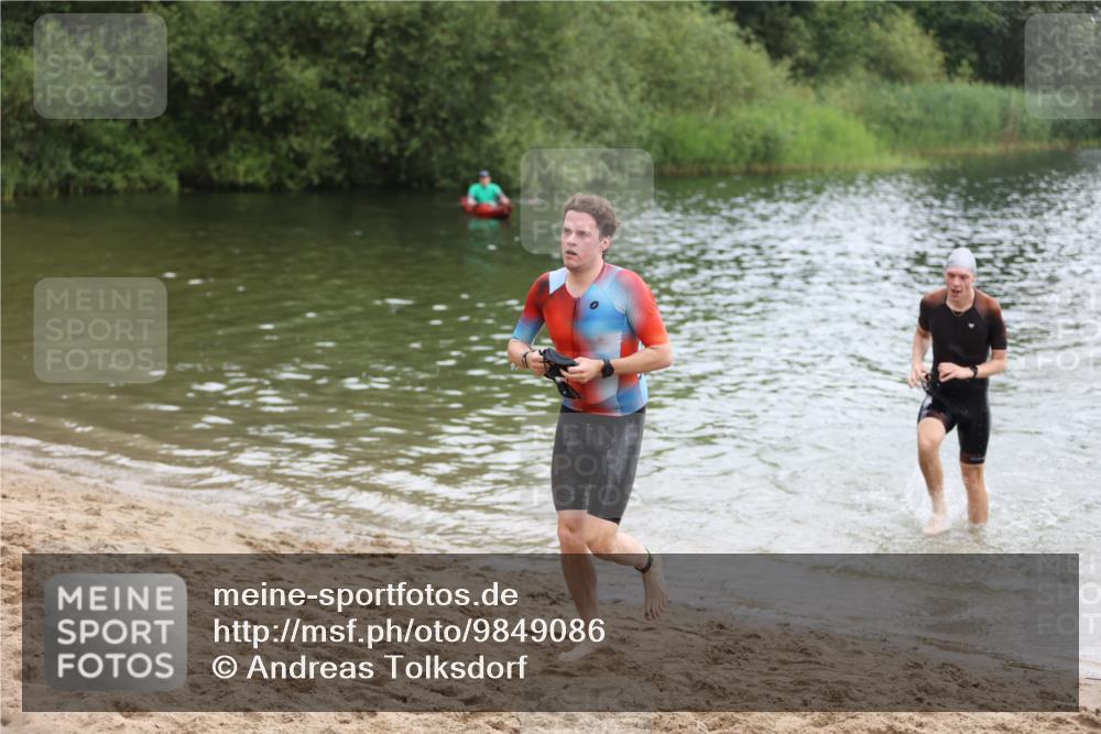 21.06.2026 - 29. Vierlanden-Triathlon Andreas Tolksdorf http://msf.ph/oto/9849086 21.06.2026 09:58:17 Schwimmen 305, 334, 348 meine-sportfotos.de