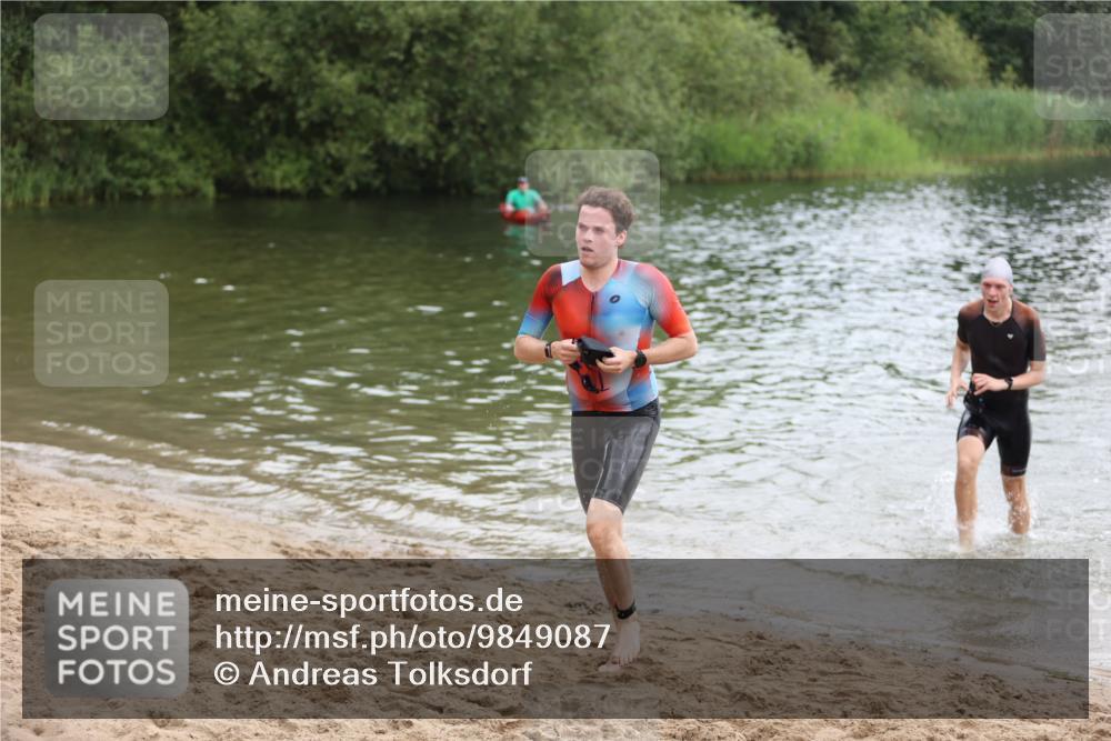 21.06.2026 - 29. Vierlanden-Triathlon Andreas Tolksdorf http://msf.ph/oto/9849087 21.06.2026 09:58:18 Schwimmen 305, 334, 348 meine-sportfotos.de