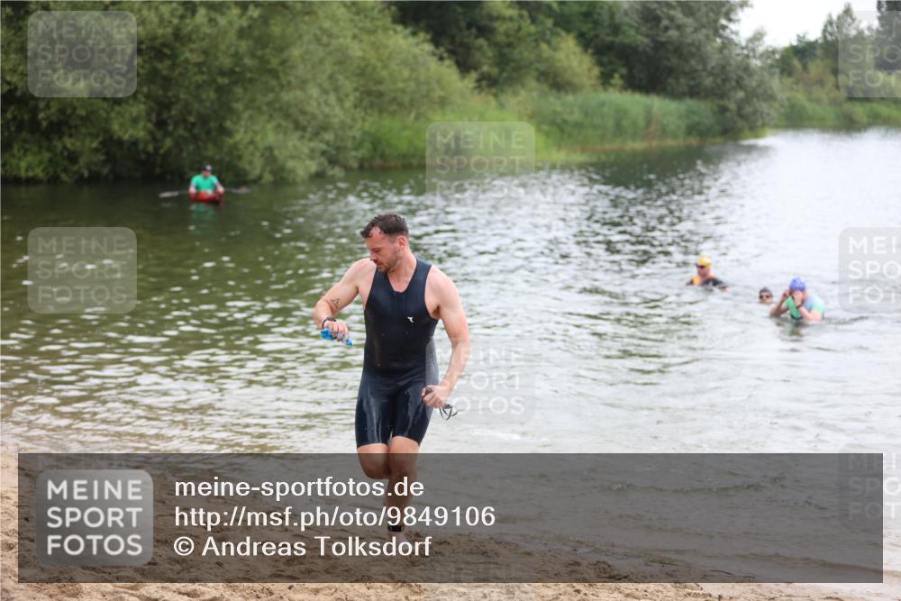 21.06.2026 - 29. Vierlanden-Triathlon Andreas Tolksdorf http://msf.ph/oto/9849106 21.06.2026 09:58:24 Schwimmen 305, 320, 348 meine-sportfotos.de