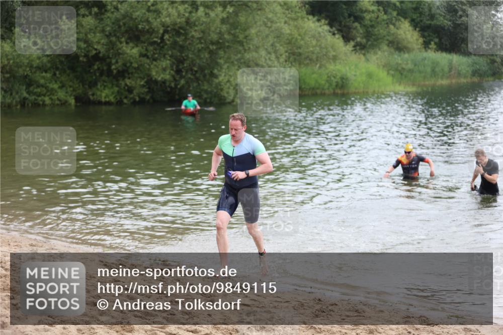 21.06.2026 - 29. Vierlanden-Triathlon Andreas Tolksdorf http://msf.ph/oto/9849115 21.06.2026 09:58:32 Schwimmen 309, 320, 358, 359 meine-sportfotos.de