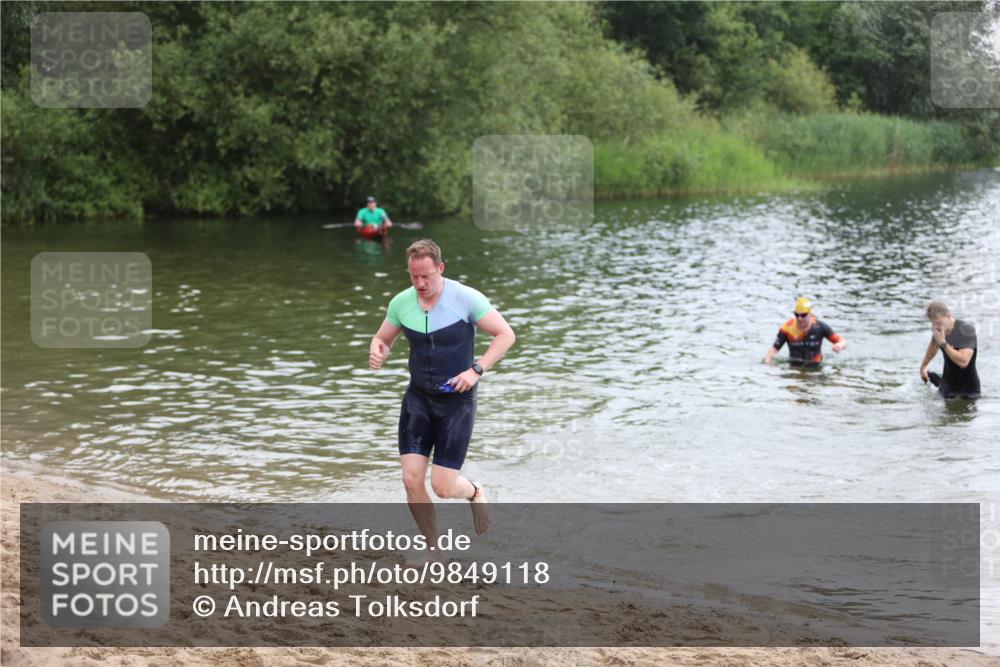 21.06.2026 - 29. Vierlanden-Triathlon Andreas Tolksdorf http://msf.ph/oto/9849118 21.06.2026 09:58:32 Schwimmen 309, 320, 358, 359 meine-sportfotos.de