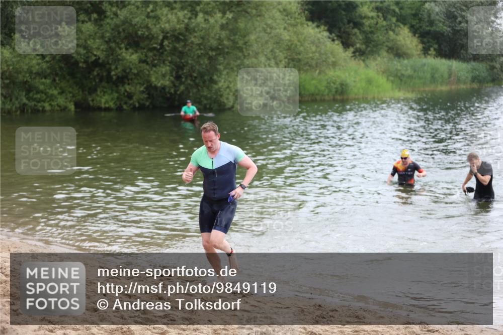 21.06.2026 - 29. Vierlanden-Triathlon Andreas Tolksdorf http://msf.ph/oto/9849119 21.06.2026 09:58:32 Schwimmen 309, 320, 358, 359 meine-sportfotos.de