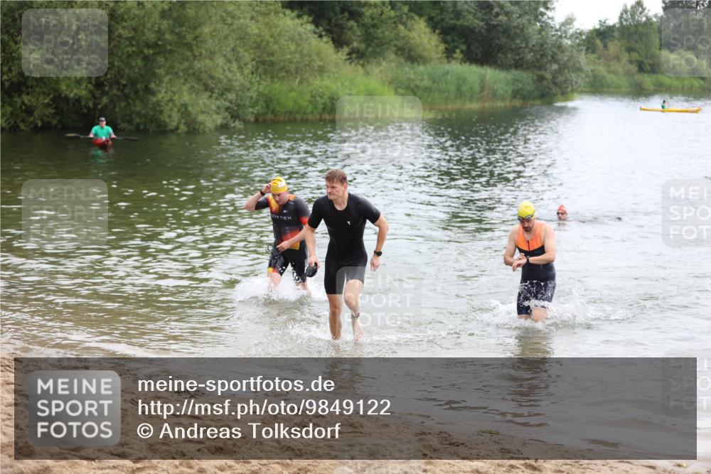 21.06.2026 - 29. Vierlanden-Triathlon Andreas Tolksdorf http://msf.ph/oto/9849122 21.06.2026 09:58:38 Schwimmen 309, 358, 359 meine-sportfotos.de