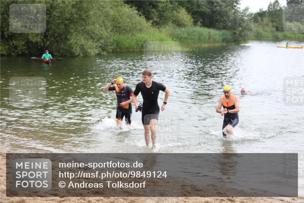 21.06.2026 - 29. Vierlanden-Triathlon Andreas Tolksdorf http://msf.ph/oto/9849124 21.06.2026 09:58:38 Schwimmen 309, 358, 359 meine-sportfotos.de