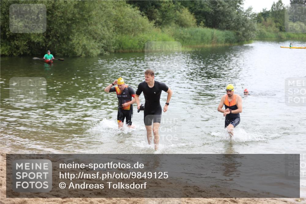 21.06.2026 - 29. Vierlanden-Triathlon Andreas Tolksdorf http://msf.ph/oto/9849125 21.06.2026 09:58:38 Schwimmen 309, 358, 359 meine-sportfotos.de