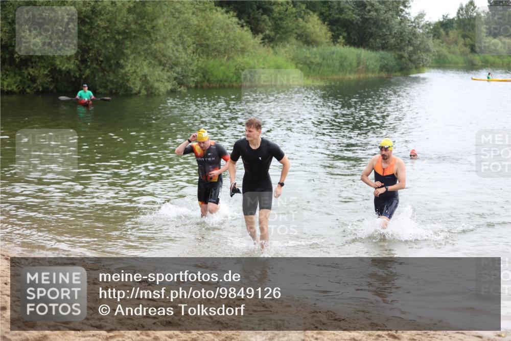 21.06.2026 - 29. Vierlanden-Triathlon Andreas Tolksdorf http://msf.ph/oto/9849126 21.06.2026 09:58:38 Schwimmen 309, 358, 359 meine-sportfotos.de