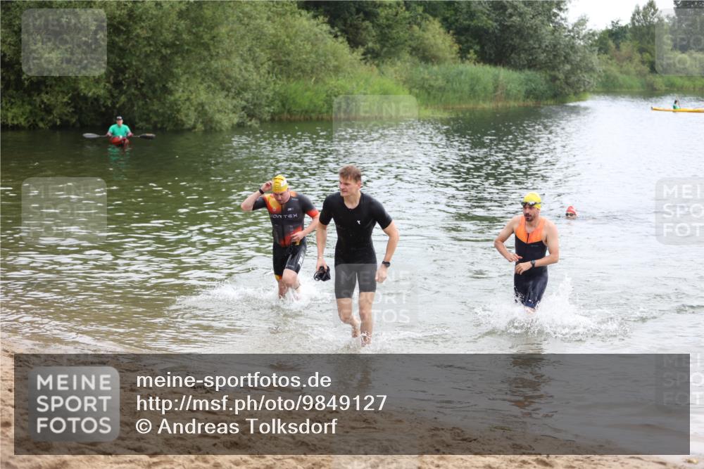 21.06.2026 - 29. Vierlanden-Triathlon Andreas Tolksdorf http://msf.ph/oto/9849127 21.06.2026 09:58:38 Schwimmen 309, 358, 359 meine-sportfotos.de
