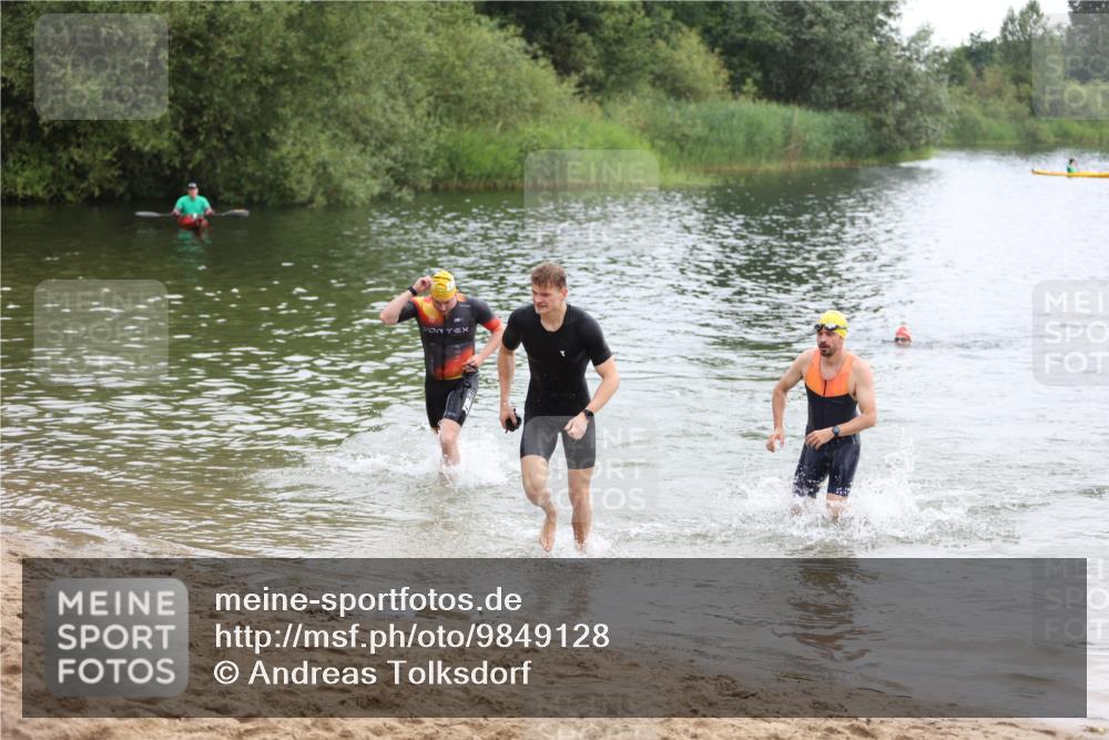 21.06.2026 - 29. Vierlanden-Triathlon Andreas Tolksdorf http://msf.ph/oto/9849128 21.06.2026 09:58:38 Schwimmen 309, 358, 359 meine-sportfotos.de