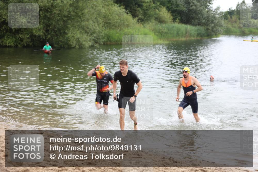 21.06.2026 - 29. Vierlanden-Triathlon Andreas Tolksdorf http://msf.ph/oto/9849131 21.06.2026 09:58:38 Schwimmen 309, 358, 359 meine-sportfotos.de