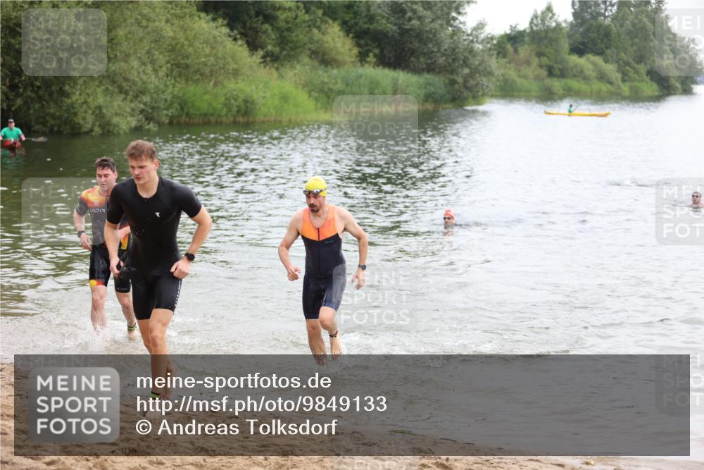 21.06.2026 - 29. Vierlanden-Triathlon Andreas Tolksdorf http://msf.ph/oto/9849133 21.06.2026 09:58:39 Schwimmen 309, 358, 359 meine-sportfotos.de