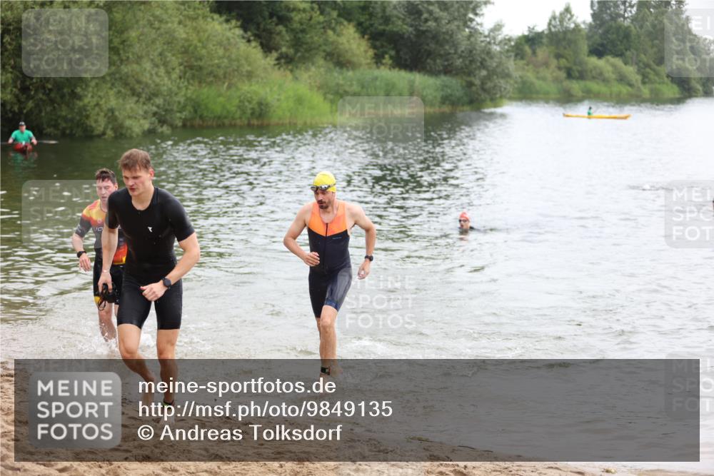 21.06.2026 - 29. Vierlanden-Triathlon Andreas Tolksdorf http://msf.ph/oto/9849135 21.06.2026 09:58:39 Schwimmen 309, 358, 359 meine-sportfotos.de
