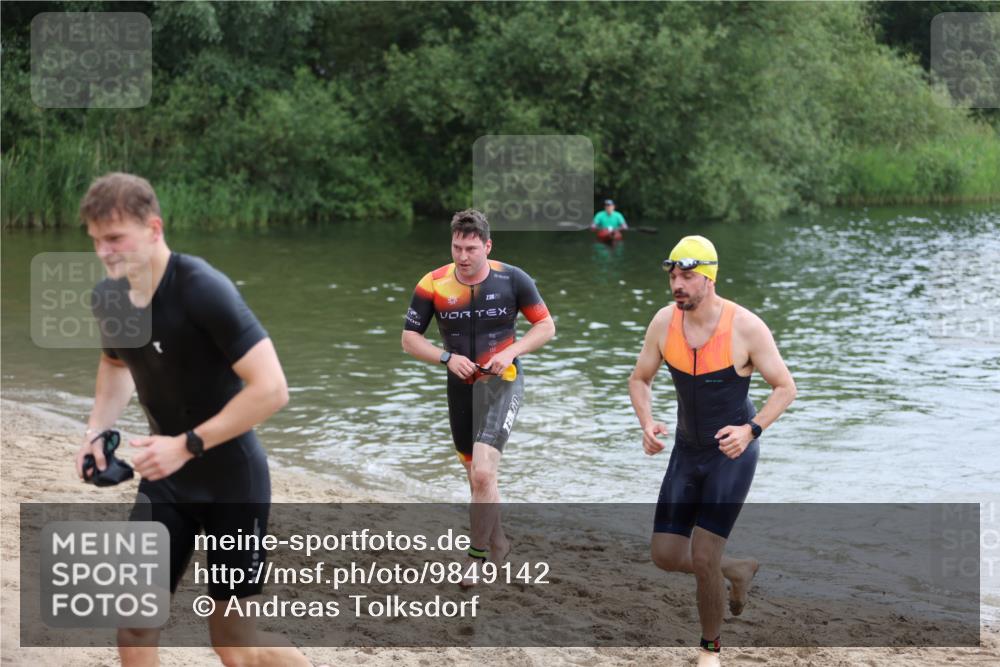 21.06.2026 - 29. Vierlanden-Triathlon Andreas Tolksdorf http://msf.ph/oto/9849142 21.06.2026 09:58:41 Schwimmen 309, 358, 359, 371 meine-sportfotos.de