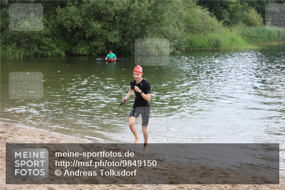 21.06.2026 - 29. Vierlanden-Triathlon Andreas Tolksdorf http://msf.ph/oto/9849150 21.06.2026 09:58:52 Schwimmen 371 meine-sportfotos.de
