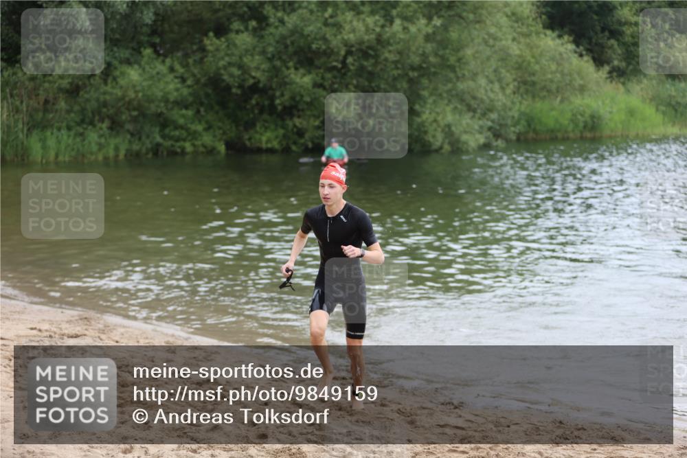 21.06.2026 - 29. Vierlanden-Triathlon Andreas Tolksdorf http://msf.ph/oto/9849159 21.06.2026 09:58:52 Schwimmen 371 meine-sportfotos.de