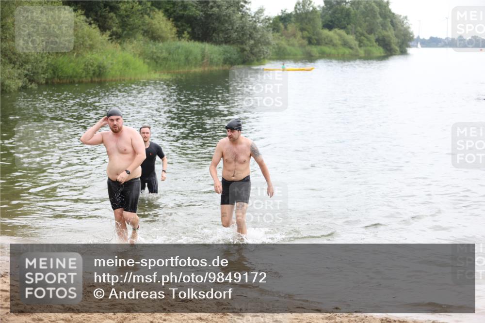 21.06.2026 - 29. Vierlanden-Triathlon Andreas Tolksdorf http://msf.ph/oto/9849172 21.06.2026 09:59:05 Schwimmen 303, 325, 356 meine-sportfotos.de