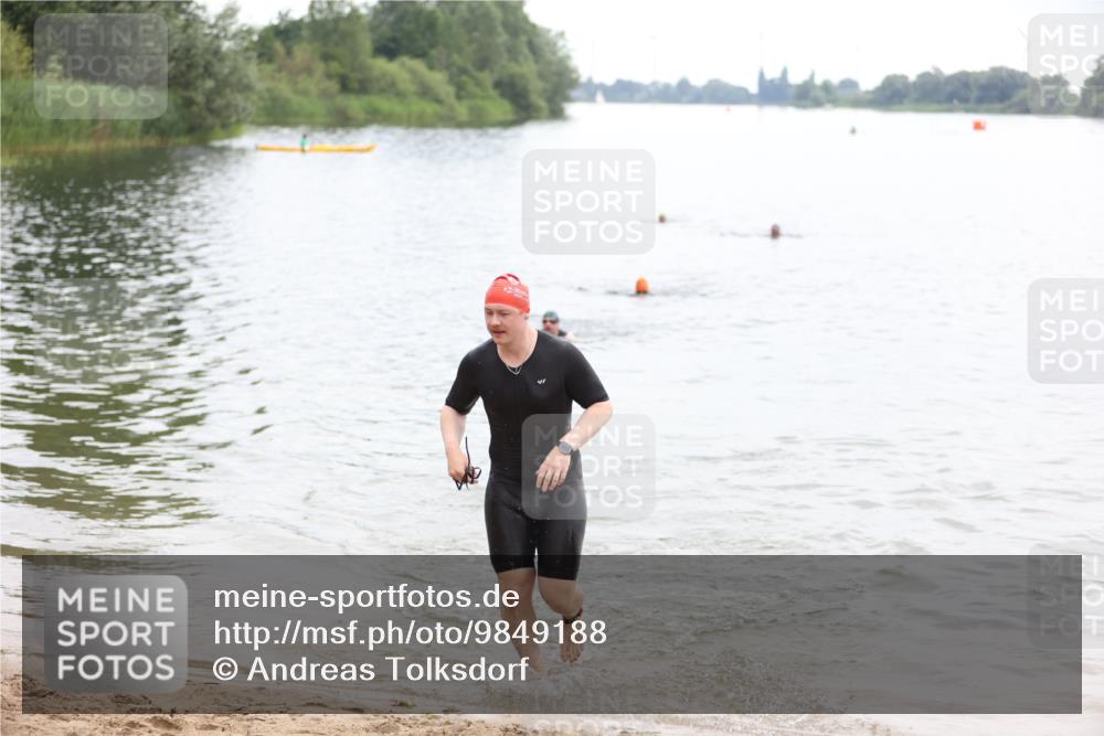 21.06.2026 - 29. Vierlanden-Triathlon Andreas Tolksdorf http://msf.ph/oto/9849188 21.06.2026 09:59:44 Schwimmen 313 meine-sportfotos.de