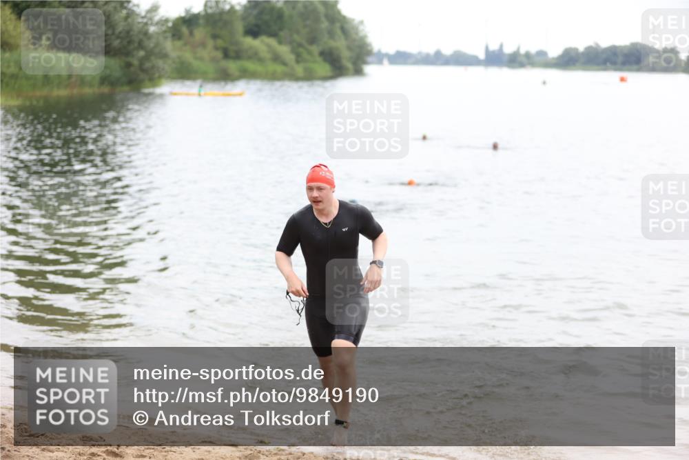 21.06.2026 - 29. Vierlanden-Triathlon Andreas Tolksdorf http://msf.ph/oto/9849190 21.06.2026 09:59:44 Schwimmen 313 meine-sportfotos.de
