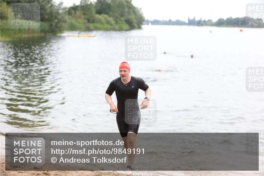 21.06.2026 - 29. Vierlanden-Triathlon Andreas Tolksdorf http://msf.ph/oto/9849191 21.06.2026 09:59:44 Schwimmen 313 meine-sportfotos.de