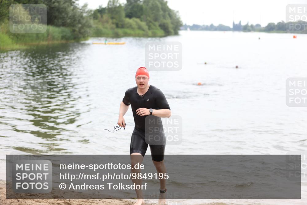 21.06.2026 - 29. Vierlanden-Triathlon Andreas Tolksdorf http://msf.ph/oto/9849195 21.06.2026 09:59:44 Schwimmen 313 meine-sportfotos.de