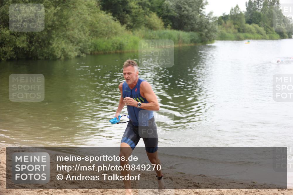 21.06.2026 - 29. Vierlanden-Triathlon Andreas Tolksdorf http://msf.ph/oto/9849270 21.06.2026 10:03:28 Schwimmen 437 meine-sportfotos.de