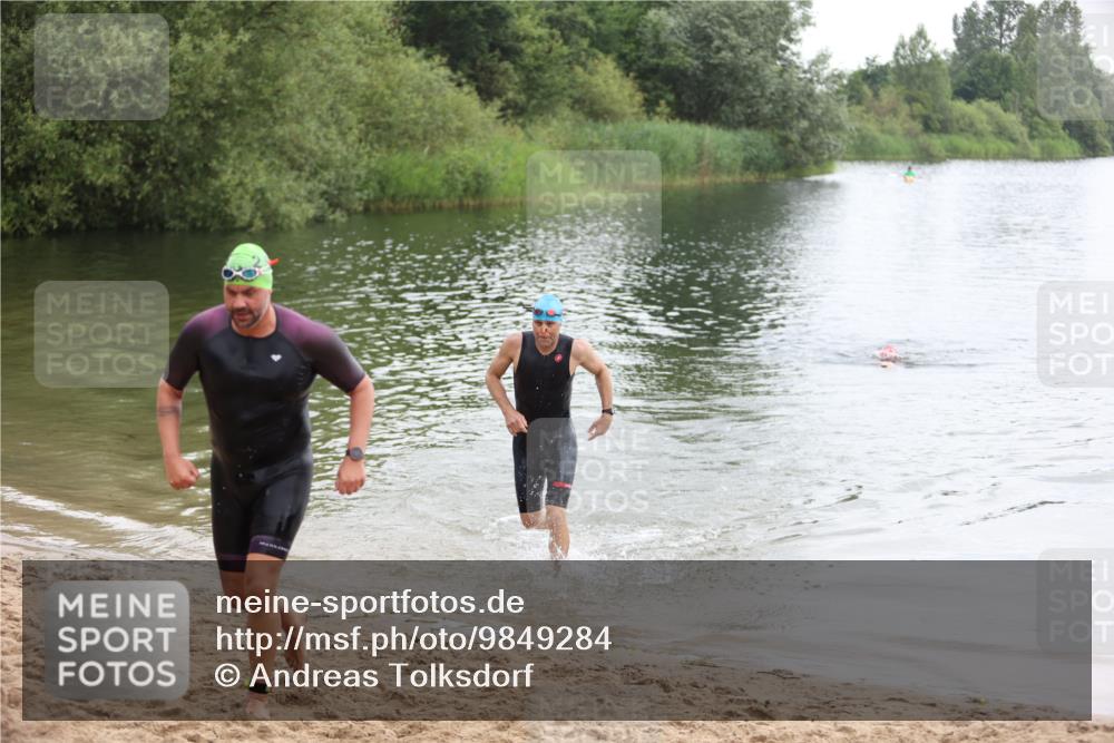 21.06.2026 - 29. Vierlanden-Triathlon Andreas Tolksdorf http://msf.ph/oto/9849284 21.06.2026 10:04:09 Schwimmen 420, 440, 454 meine-sportfotos.de