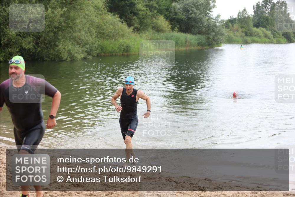 21.06.2026 - 29. Vierlanden-Triathlon Andreas Tolksdorf http://msf.ph/oto/9849291 21.06.2026 10:04:10 Schwimmen 420, 440, 454 meine-sportfotos.de