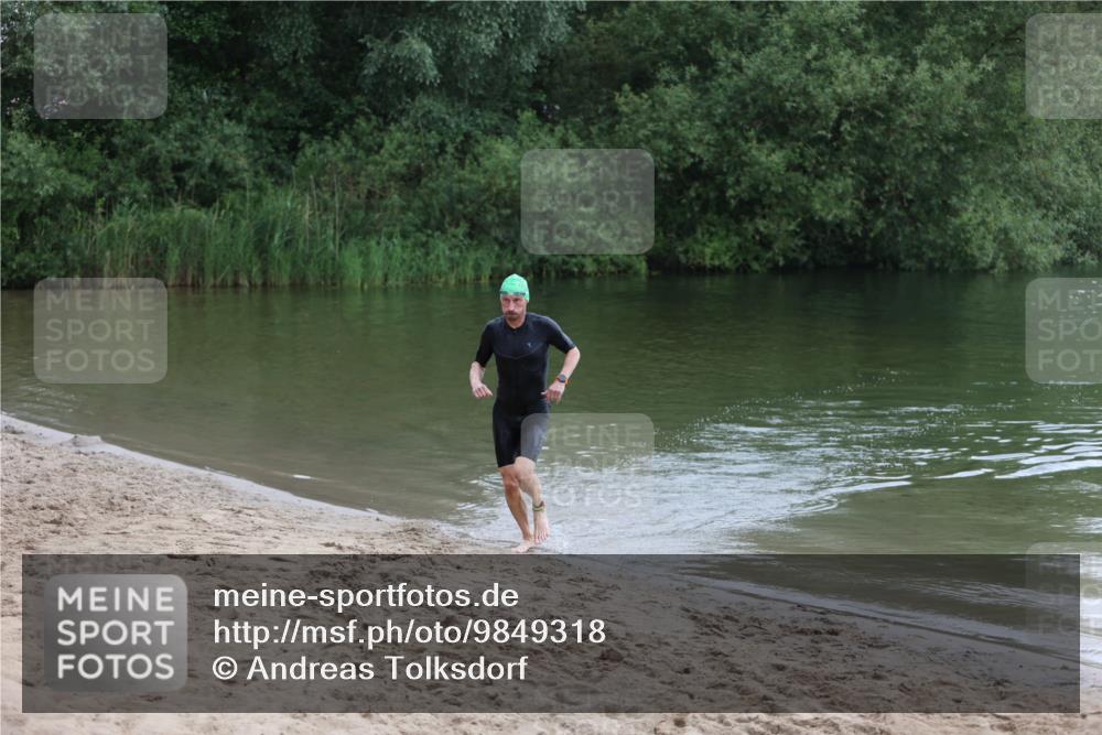 21.06.2026 - 29. Vierlanden-Triathlon Andreas Tolksdorf http://msf.ph/oto/9849318 21.06.2026 10:05:03 Schwimmen 431 meine-sportfotos.de